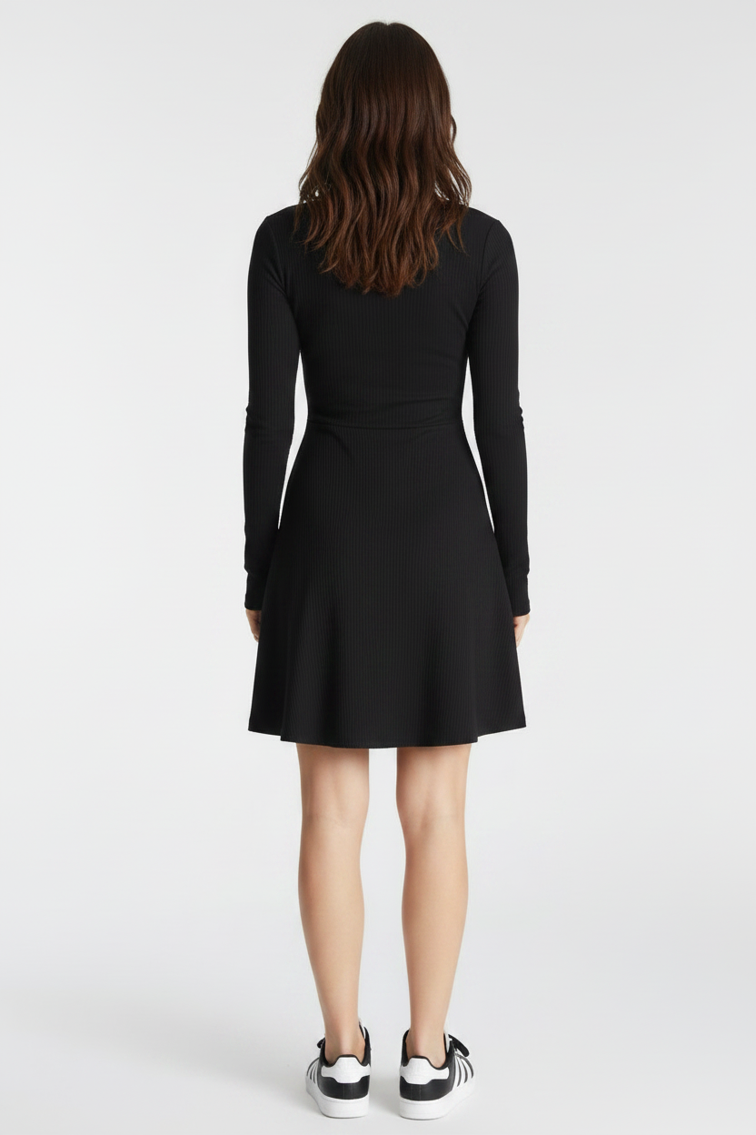 Black dress - back view