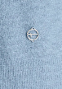 Hellblaues Strickkleid mit Kapuze – Gemütlich & Lässig